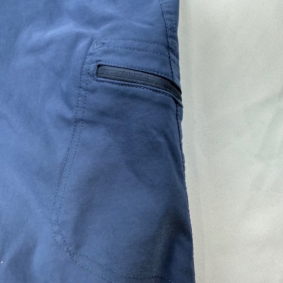 Eddie Bauer Navy Blue Cargo Capri Pants Women Size 8 Outdoor Travel Lightweight - Picture 5 of 6